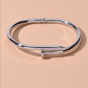 NAIL CUFF SILVER